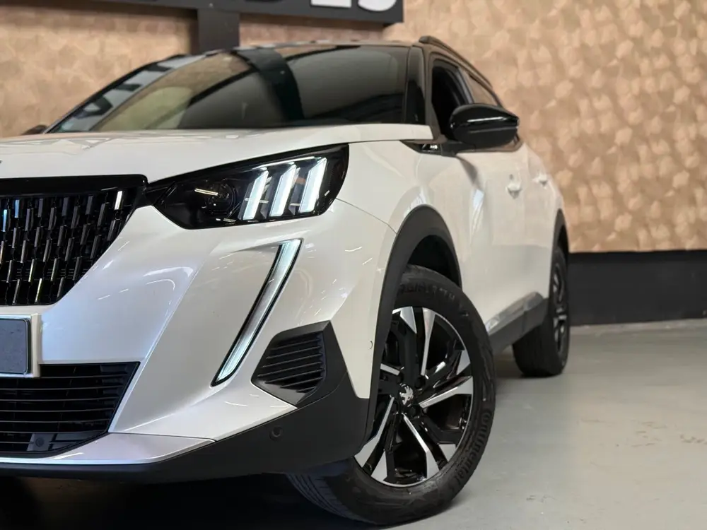 Peugeot 2008 1.2 PureTech 130 GT uit 2023, foto 2