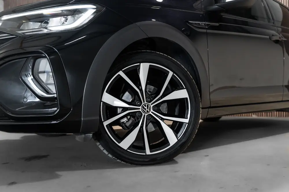 Volkswagen Taigo 1.5 TSI R-Line DSG PANO LED Keyless uit 2023, foto 3