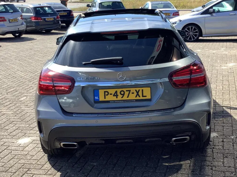 Mercedes-Benz GLA 180 Business Solution AMG Limited Panora uit 2019, foto 10