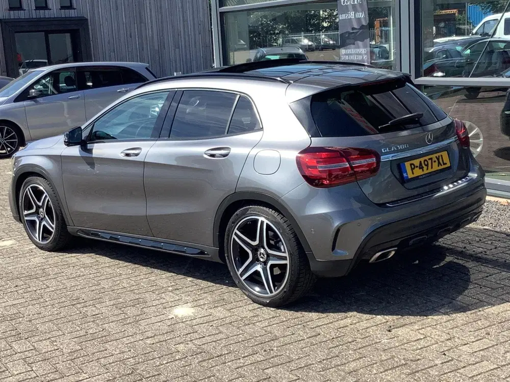 Mercedes-Benz GLA 180 Business Solution AMG Limited Panora uit 2019, foto 11