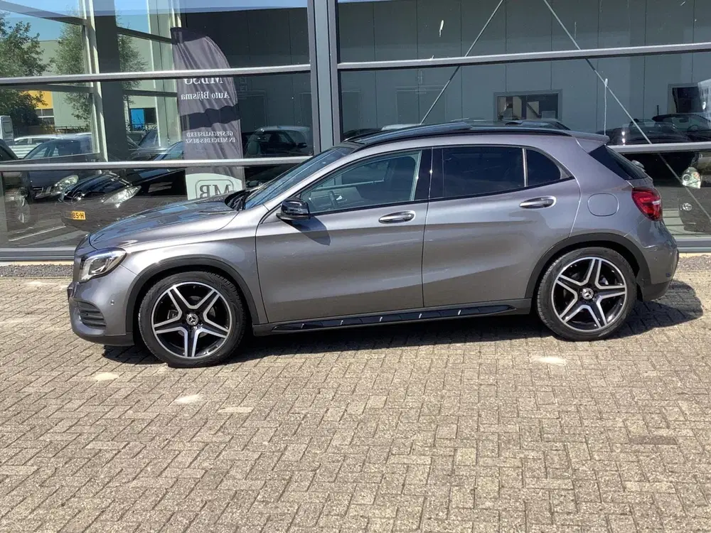 Mercedes-Benz GLA 180 Business Solution AMG Limited Panora uit 2019, foto 14
