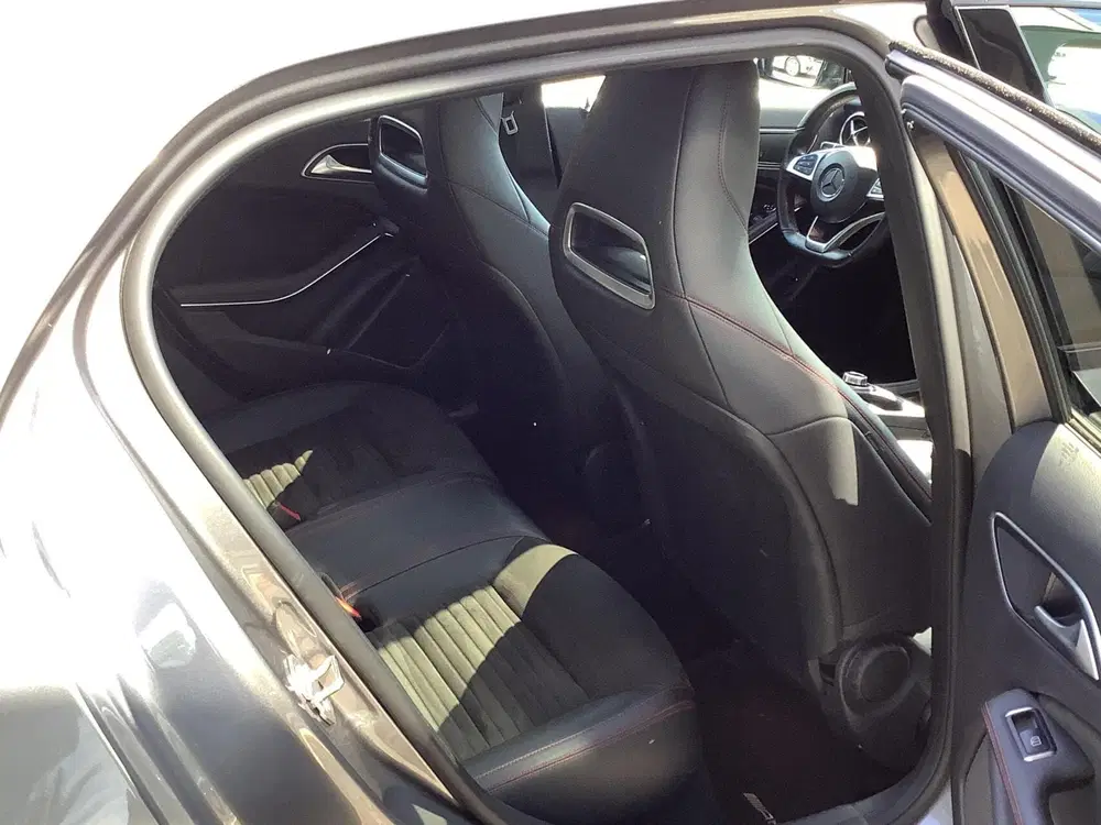 Mercedes-Benz GLA 180 Business Solution AMG Limited Panora uit 2019, foto 18