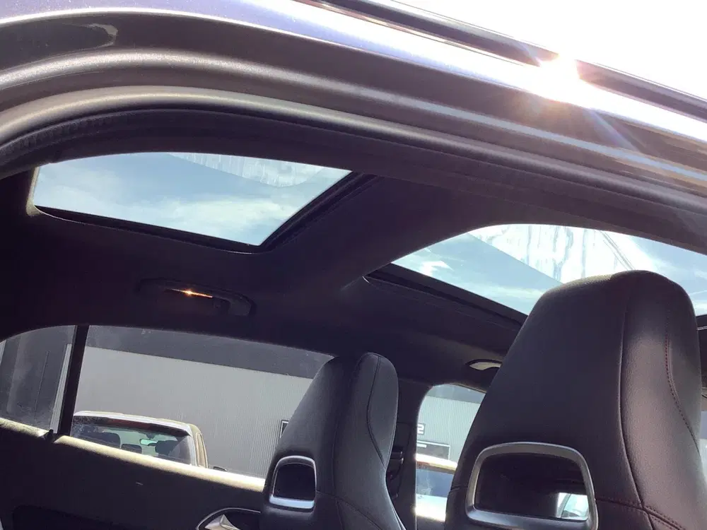 Mercedes-Benz GLA 180 Business Solution AMG Limited Panora uit 2019, foto 19