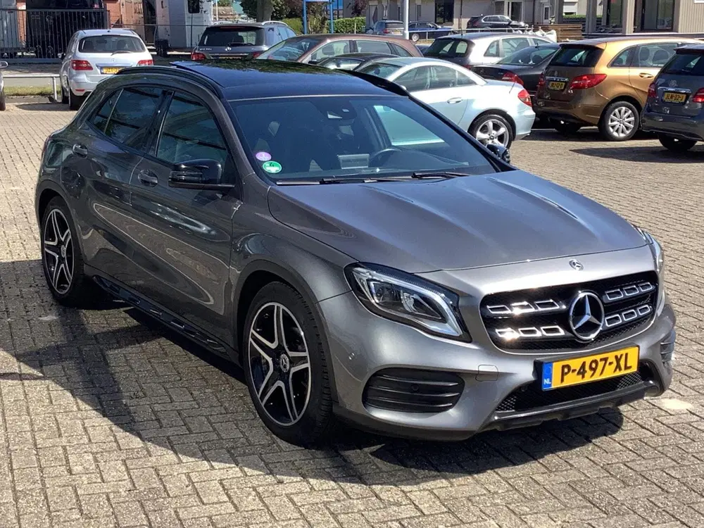 Mercedes-Benz GLA 180 Business Solution AMG Limited Panora uit 2019, foto 4