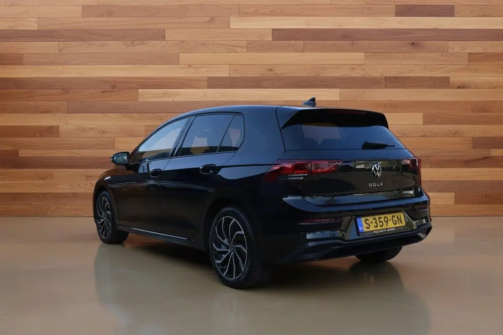 Volkswagen Golf 1.0 TSI Life | 17" LMV | LOUNGE PAKKET | VER uit 2023, foto 3