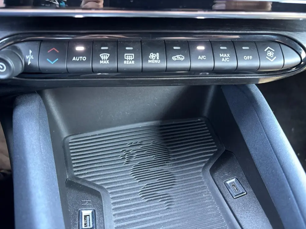 Alfa Romeo Junior Elettrica 54 kWh *Carplay*Climate Control* uit 2025, foto 17