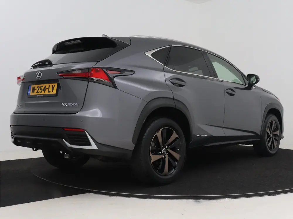 Lexus NX 300h AWD Premium | Dealer Onderhouden | Stoelverwar uit 2021, foto 2