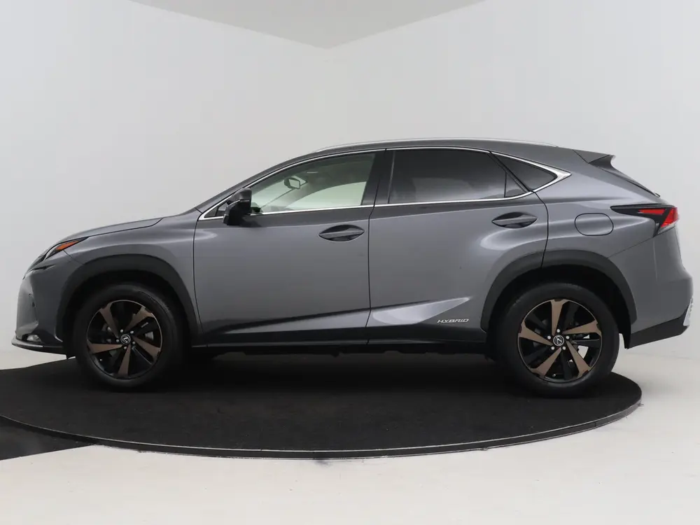 Lexus NX 300h AWD Premium | Dealer Onderhouden | Stoelverwar uit 2021, foto 3