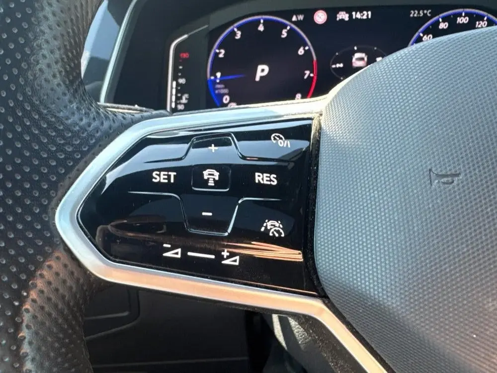 Volkswagen Tiguan 1.5TSI 150pk DSG R-Line Black Style | Pano uit 2023, foto 14