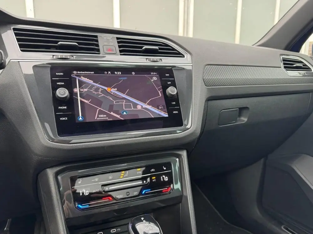 Volkswagen Tiguan 1.5TSI 150pk DSG R-Line Black Style | Pano uit 2023, foto 17