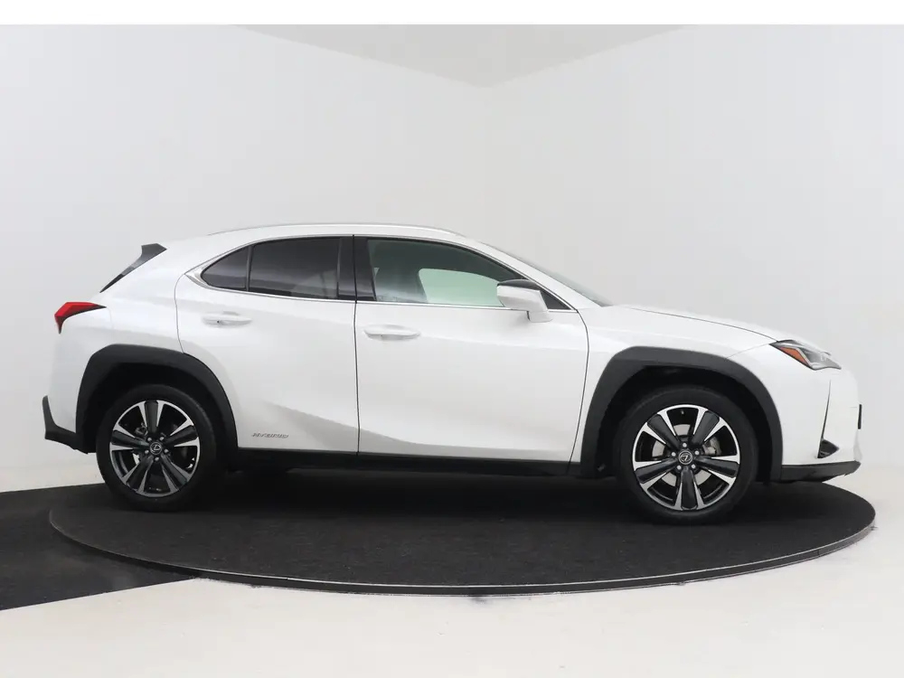 Lexus UX 250h Preference Line uit 2022, foto 12