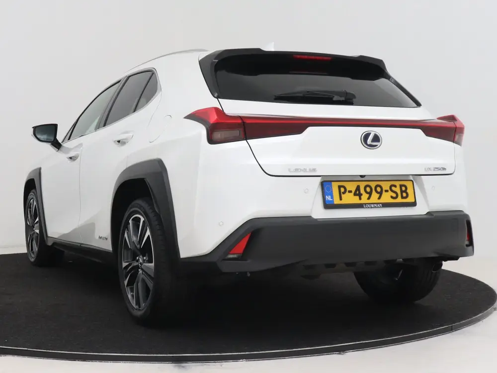 Lexus UX 250h Preference Line uit 2022, foto 14