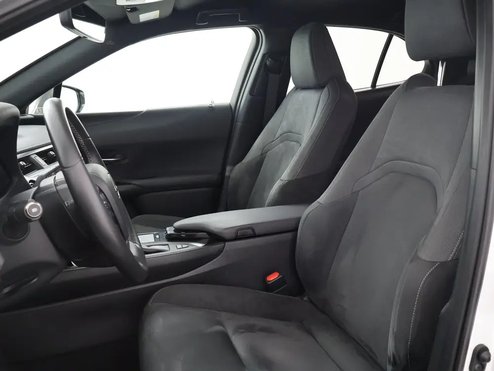 Lexus UX 250h Preference Line uit 2022, foto 16