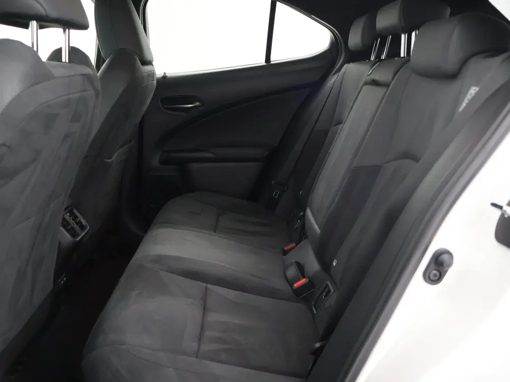 Lexus UX 250h Preference Line uit 2022, foto 17