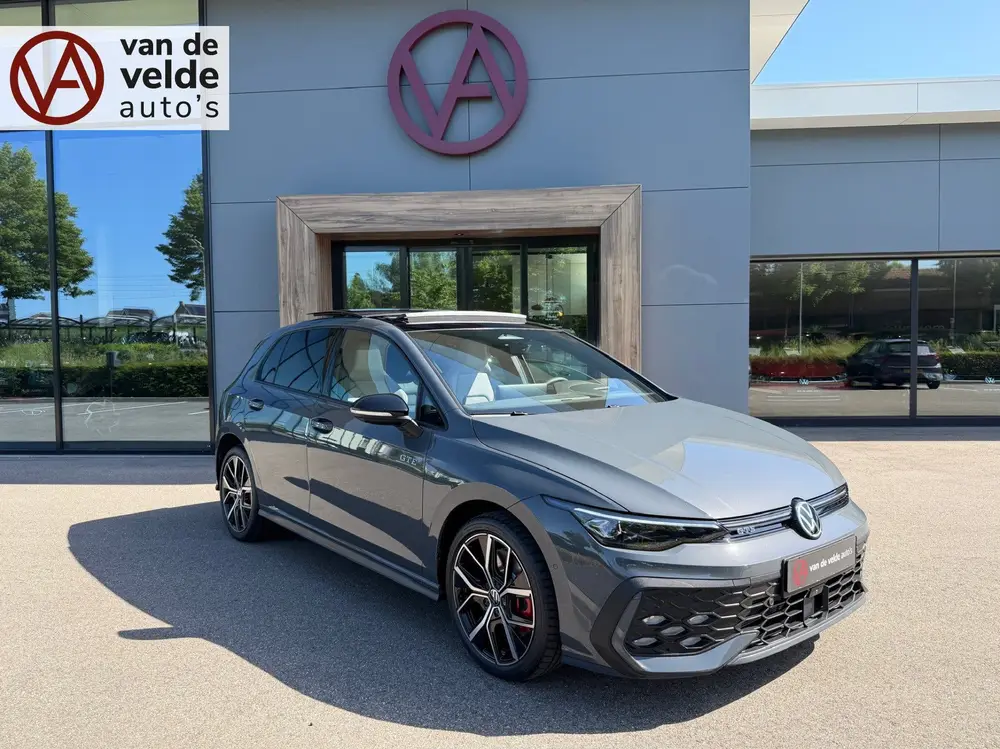 Volkswagen Golf 1.5 eHybrid 272pk GTE | Panoramadak | Leder uit 2025