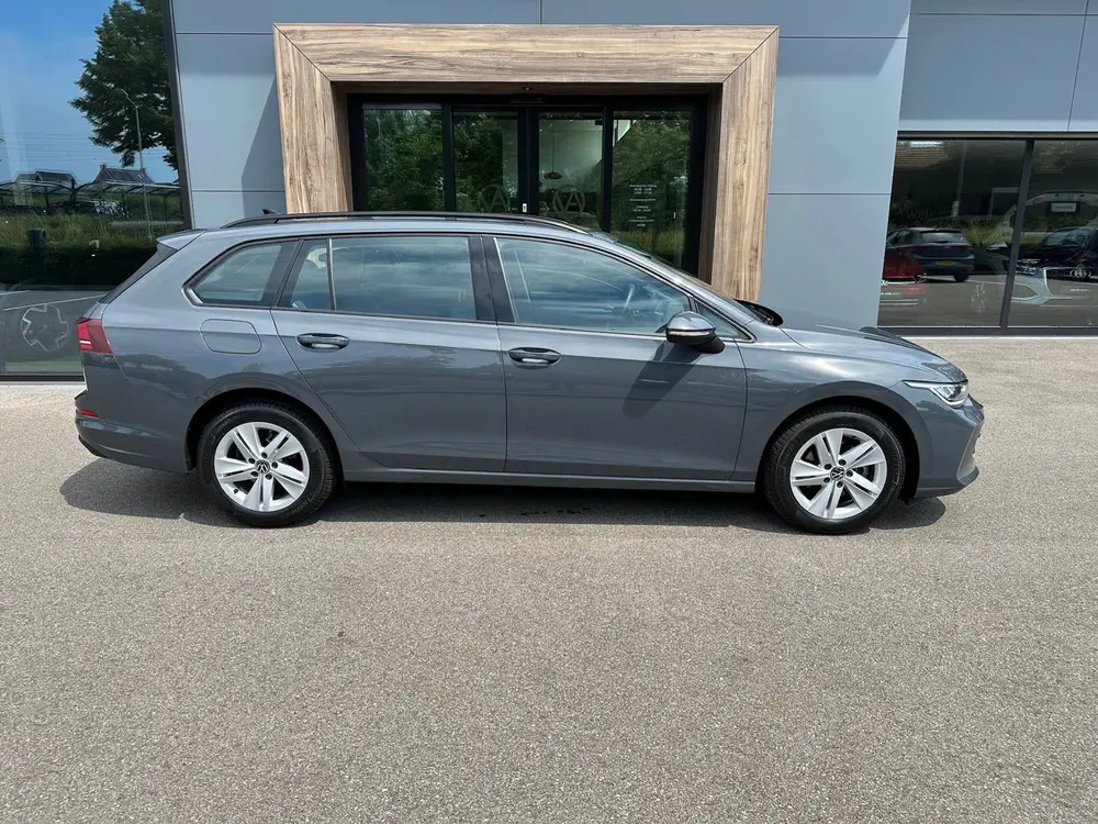 Volkswagen Golf Variant 1.5 eTSI DSG Life | Trekhaak | Navi uit 2025, foto 2