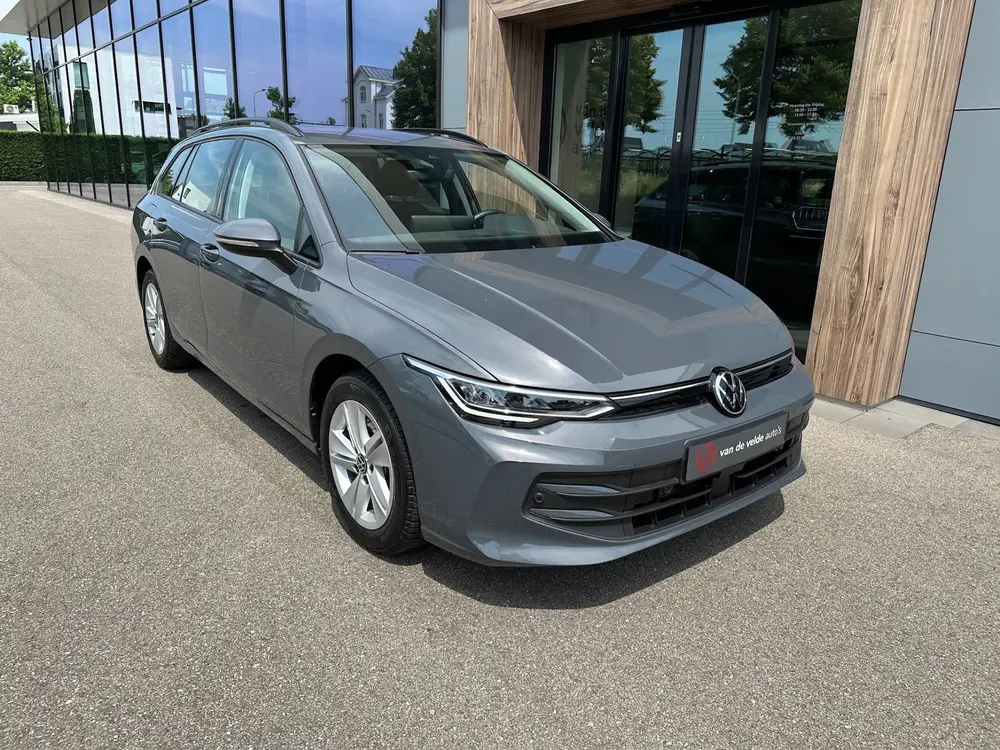 Volkswagen Golf Variant 1.5 eTSI DSG Life | Trekhaak | Navi uit 2025, foto 3