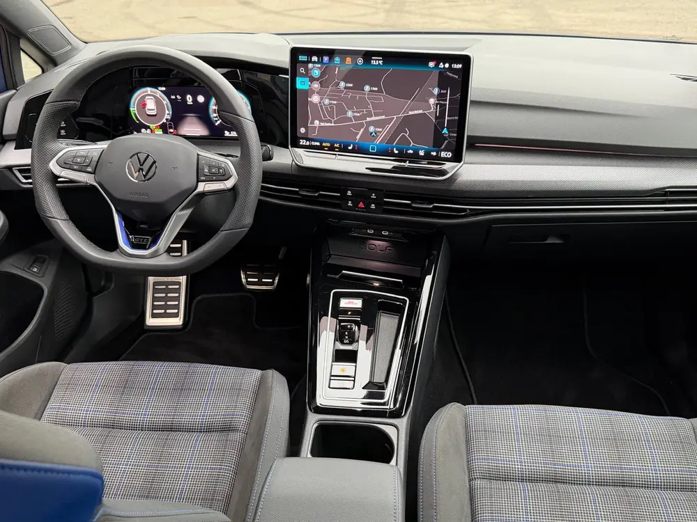 Volkswagen Golf 1.5 eHybrid GTE 272pk | Black Style | IQ lig uit 2025, foto 10