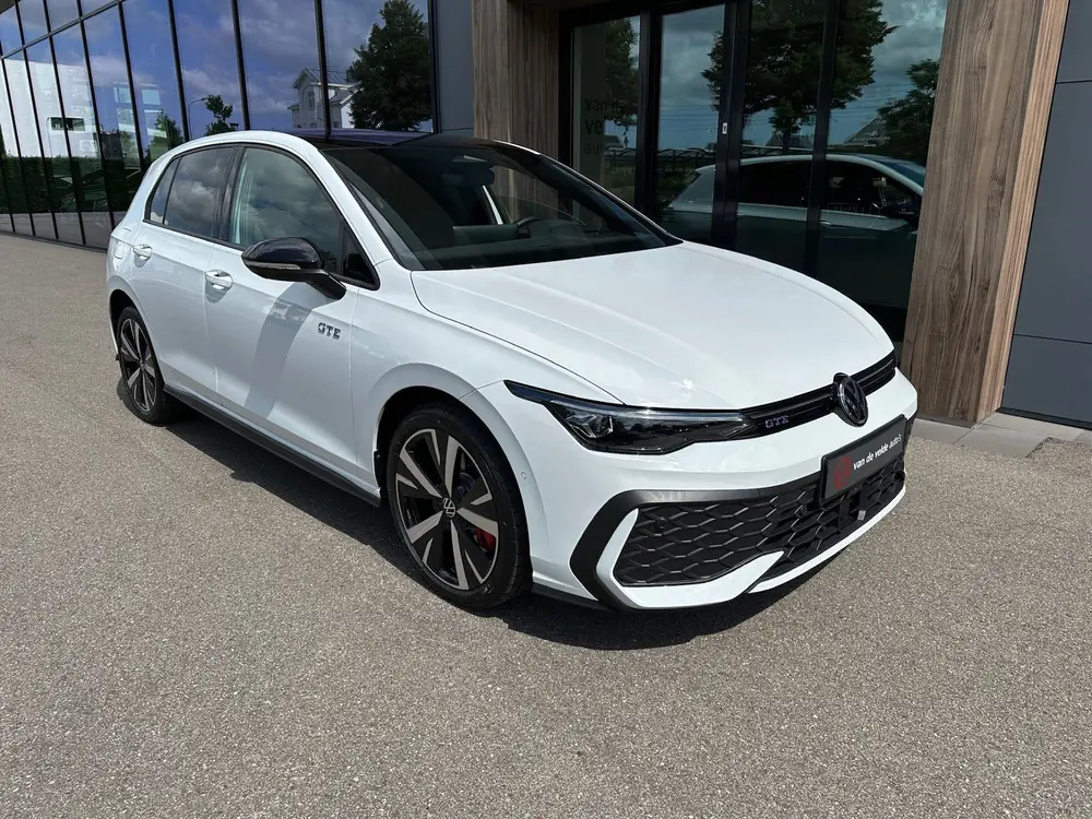 Volkswagen Golf 1.5 eHybrid GTE 272pk | Head up | Black Styl uit 2025, foto 3