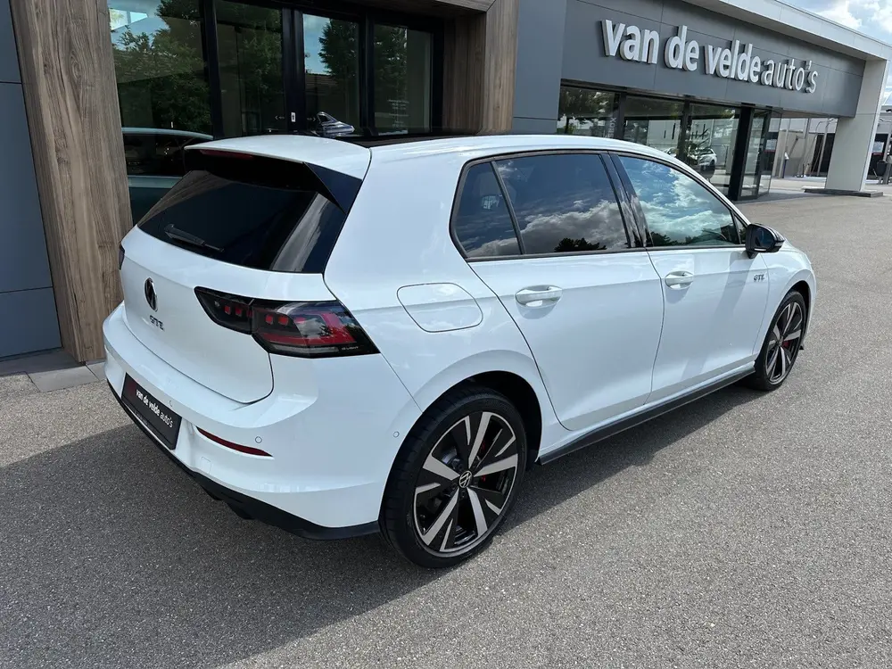 Volkswagen Golf 1.5 eHybrid GTE 272pk | Head up | Black Styl uit 2025, foto 4