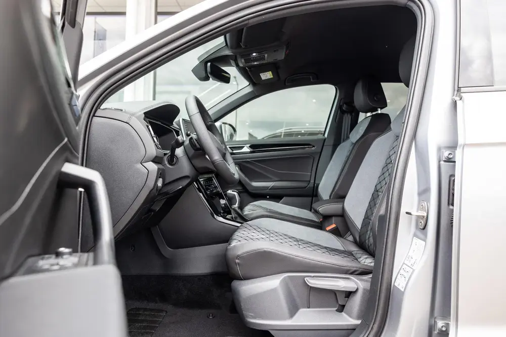 Volkswagen T-Roc 1.5 TSI 150pk DSG R-Line Edition | Winter P uit 2025, foto 17