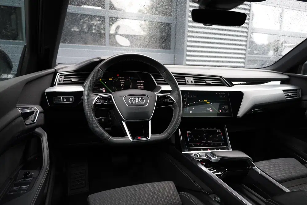 Audi e-tron 55 quattro Advanced S Line 95 kWh uit 2023, foto 4