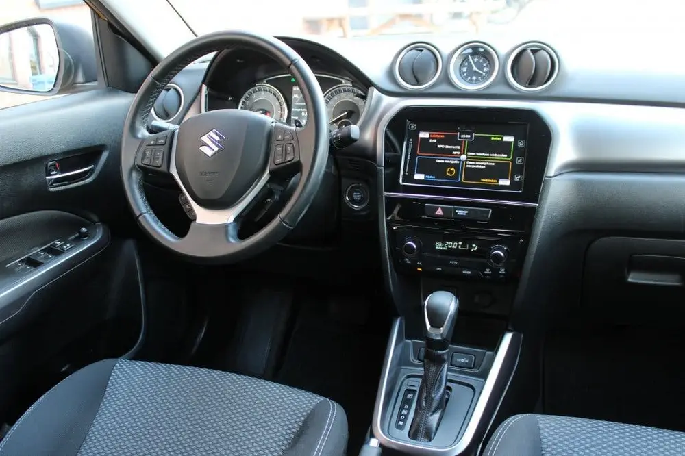 Suzuki Vitara 1.5 Hybrid Select Automaat uit 2022, foto 2