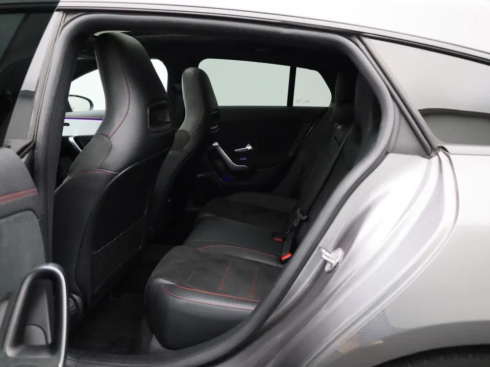 Mercedes-Benz CLA 180 Business Solutio uit 2022, foto 10