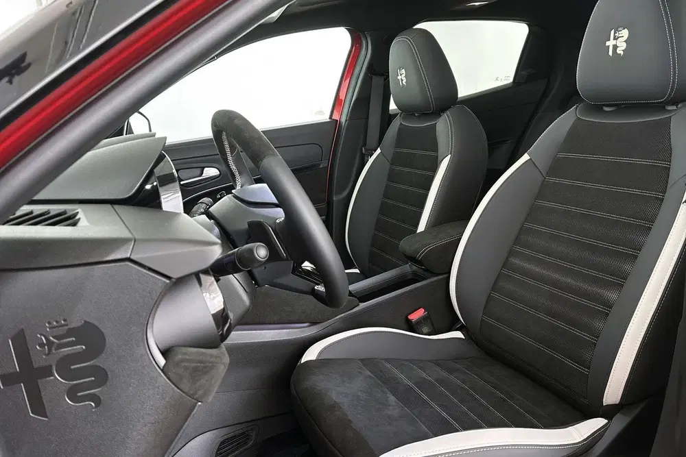 Alfa Romeo Junior 1.2 Turbo Hybrid Ibrida Sport Speciale Pan uit 2026, foto 6