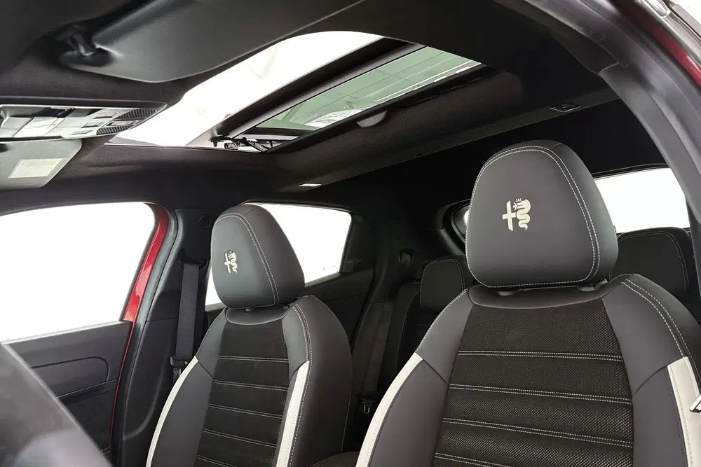 Alfa Romeo Junior 1.2 Turbo Hybrid Ibrida Sport Speciale Pan uit 2026, foto 8