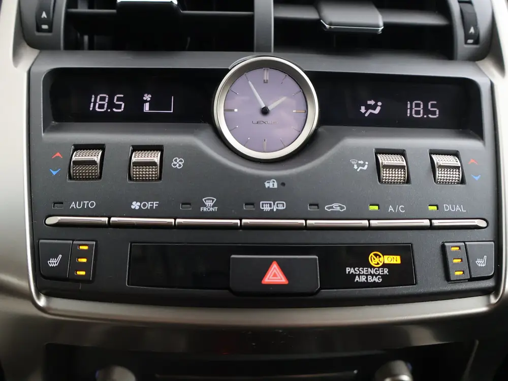 Lexus NX 300h AWD Luxury Line | Dealeronderhouden | Lederen uit 2019, foto 8