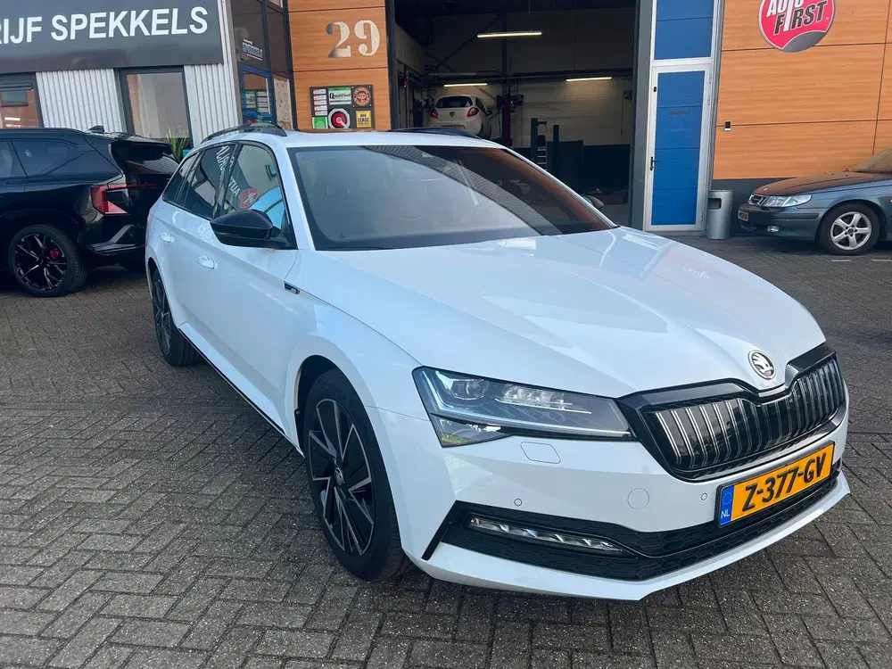 Skoda Superb 1.4 TSI iV Sportline Hybride 204 PK auto uit 2024, foto 2