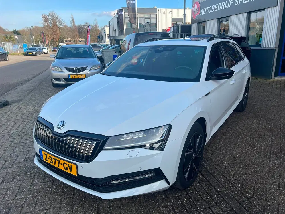 Skoda Superb 1.4 TSI iV Sportline Hybride 204 PK auto uit 2024, foto 3