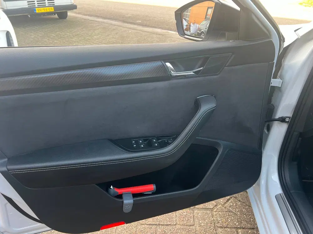 Skoda Superb 1.4 TSI iV Sportline Hybride 204 PK auto uit 2024, foto 7