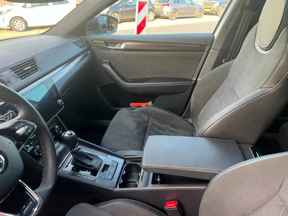 Skoda Superb 1.4 TSI iV Sportline Hybride 204 PK auto uit 2024, foto 9