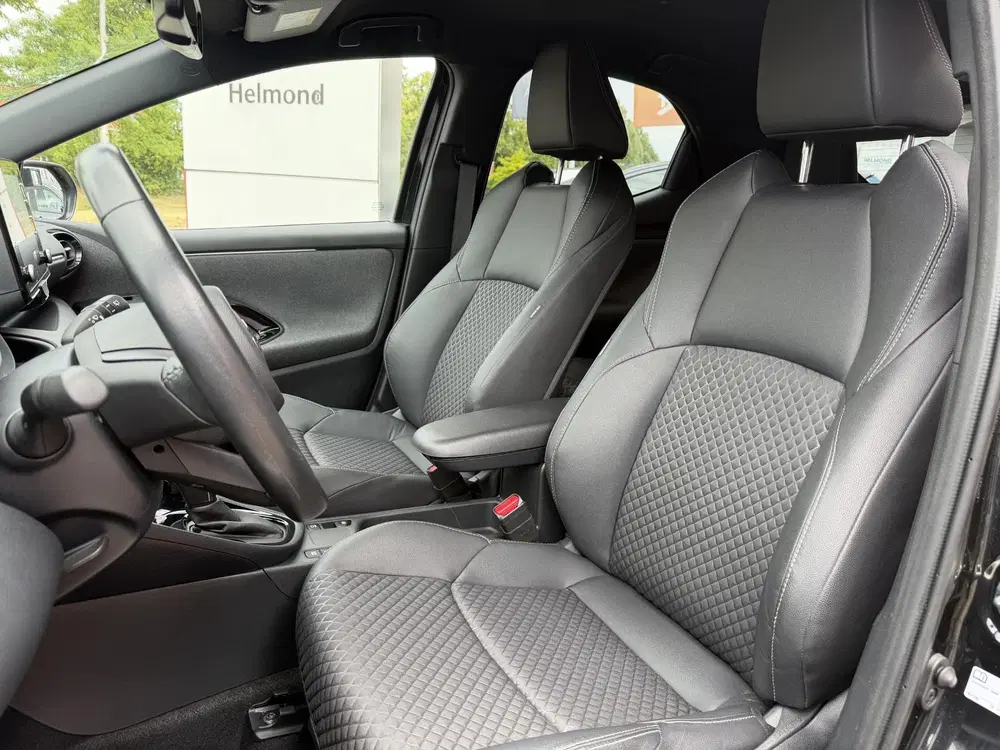 Toyota Yaris 1.5 Hybrid Executive uit 2021, foto 11