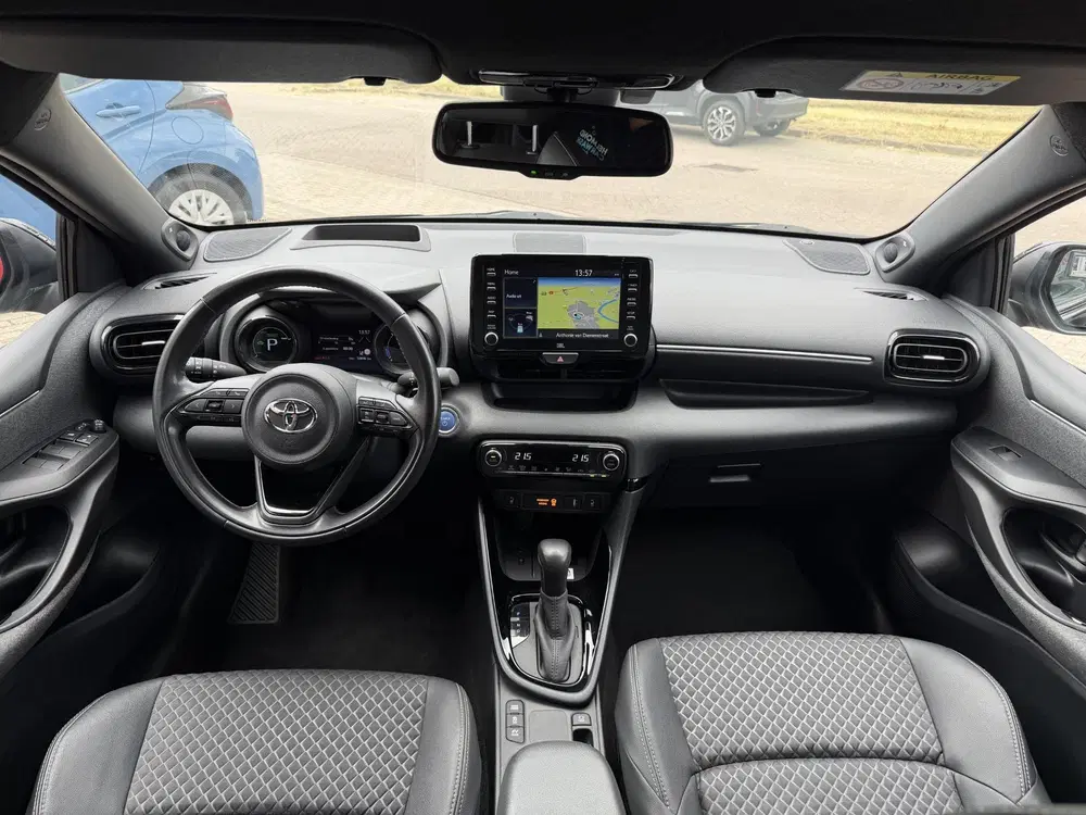 Toyota Yaris 1.5 Hybrid Executive uit 2021, foto 13