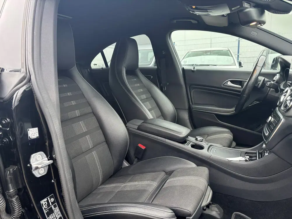 Mercedes-Benz CLA 180 Business Solution AMG Upgrade E uit 2019, foto 10