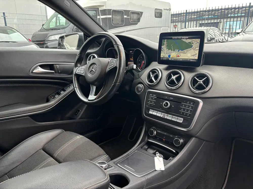 Mercedes-Benz CLA 180 Business Solution AMG Upgrade E uit 2019, foto 11