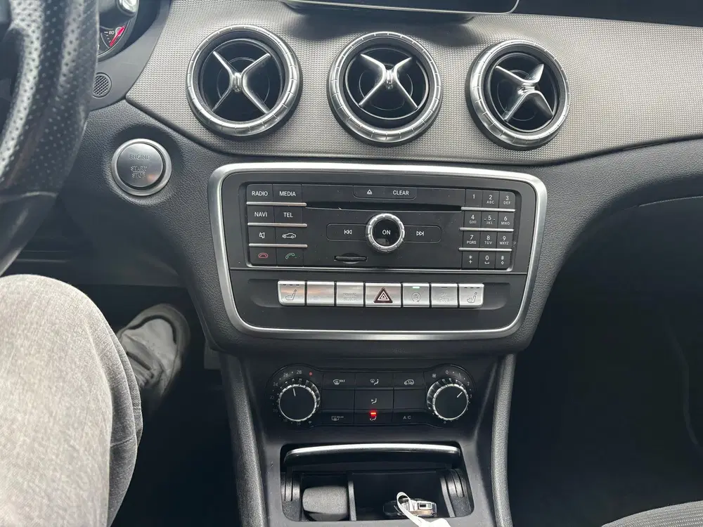 Mercedes-Benz CLA 180 Business Solution AMG Upgrade E uit 2019, foto 18