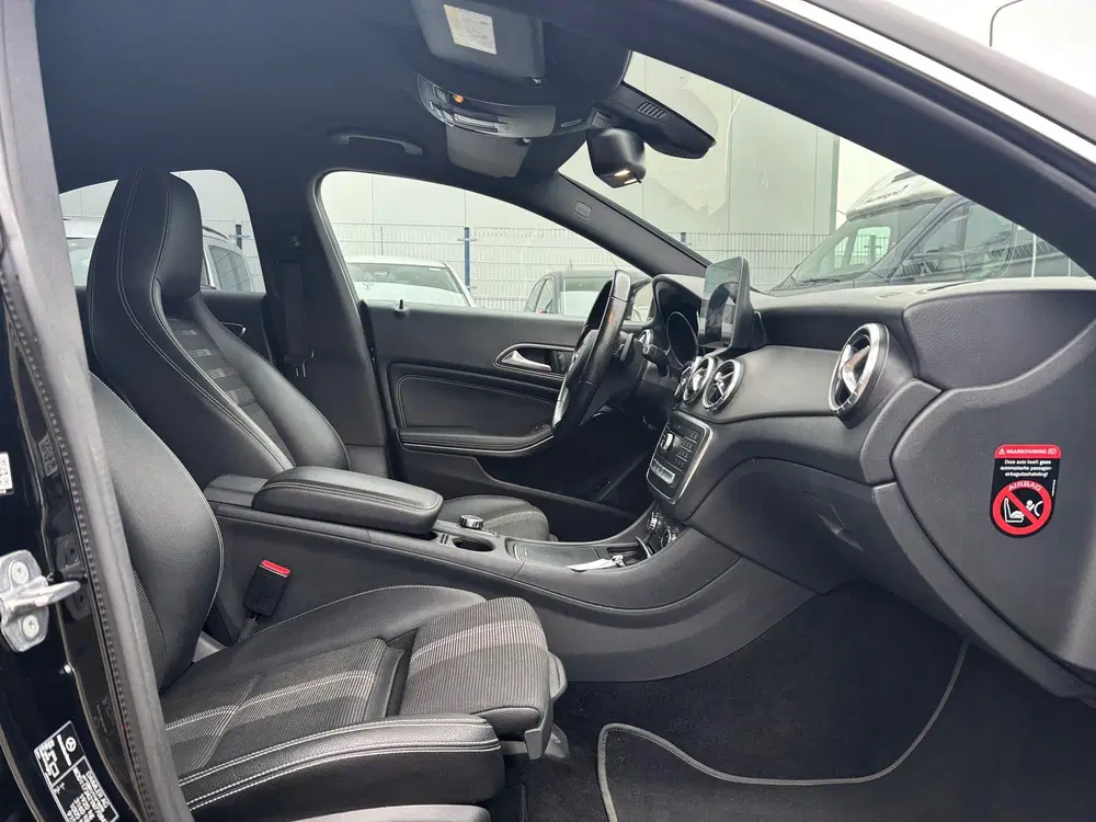 Mercedes-Benz CLA 180 Business Solution AMG Upgrade E uit 2019, foto 9