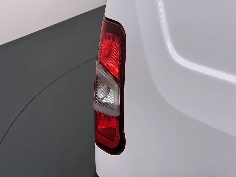 Peugeot Partner 1.2 PureTech Premium BENZINE Navi uit 2021, foto 6