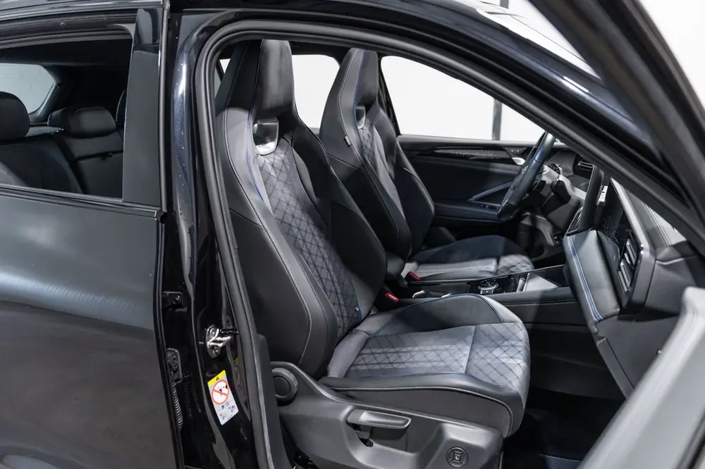 Volkswagen Tiguan 1.5 eTSI DSG R-Line Pano IQ Camera Black E uit 2024, foto 17