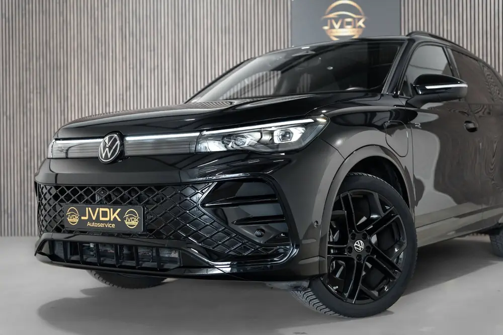 Volkswagen Tiguan 1.5 eTSI DSG R-Line Pano IQ Camera Black E uit 2024, foto 2