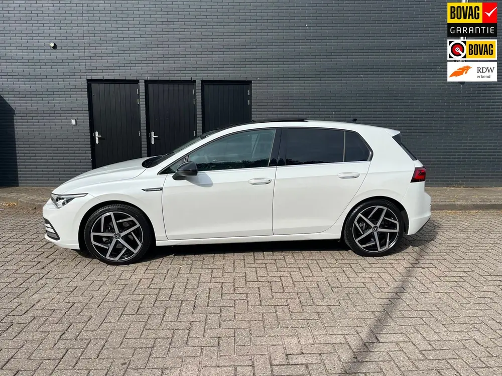 Volkswagen GOLF 1.5 eTSI Style uit 2020