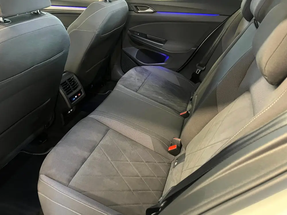 Volkswagen GOLF 1.5 eTSI Style uit 2020, foto 20