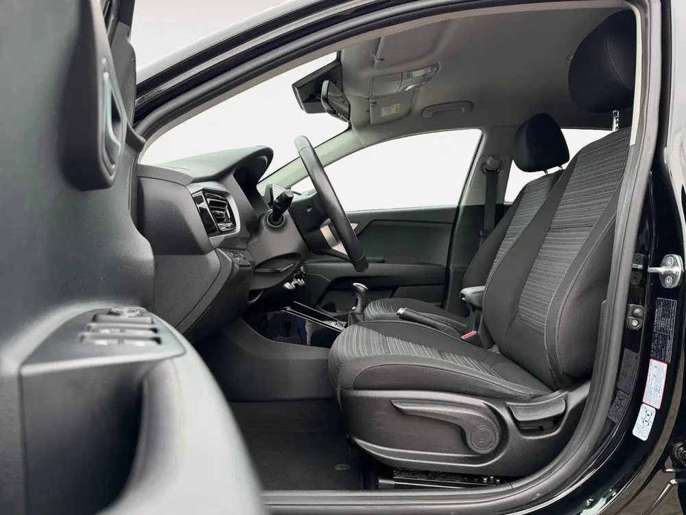 Kia Stonic 1.0 T-GDi MHEV DynamicPlusLine uit 2022, foto 11
