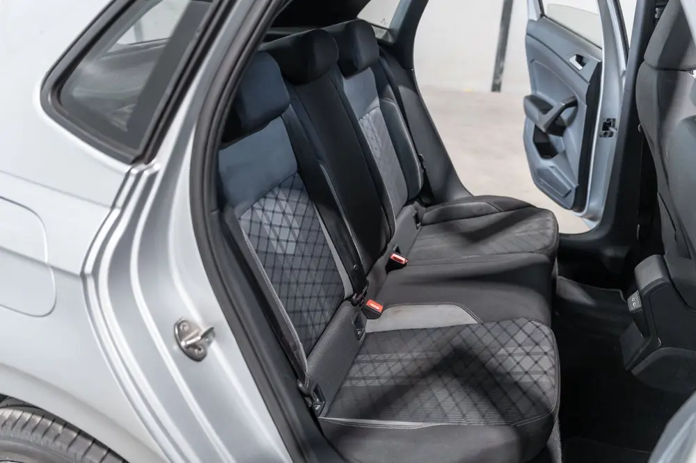 Volkswagen Polo 1.0 TSI R-line DSG Pano IQ Navi Camera uit 2022, foto 19