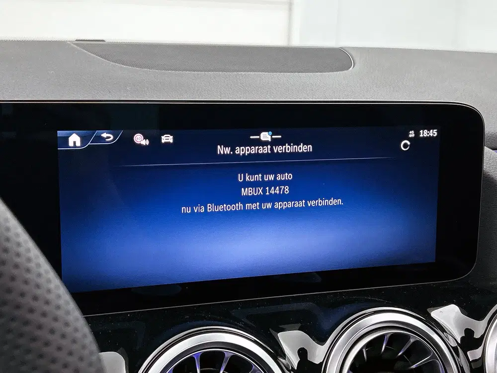 Mercedes-Benz GLA 250 e Business Solution AMG uit 2025, foto 14