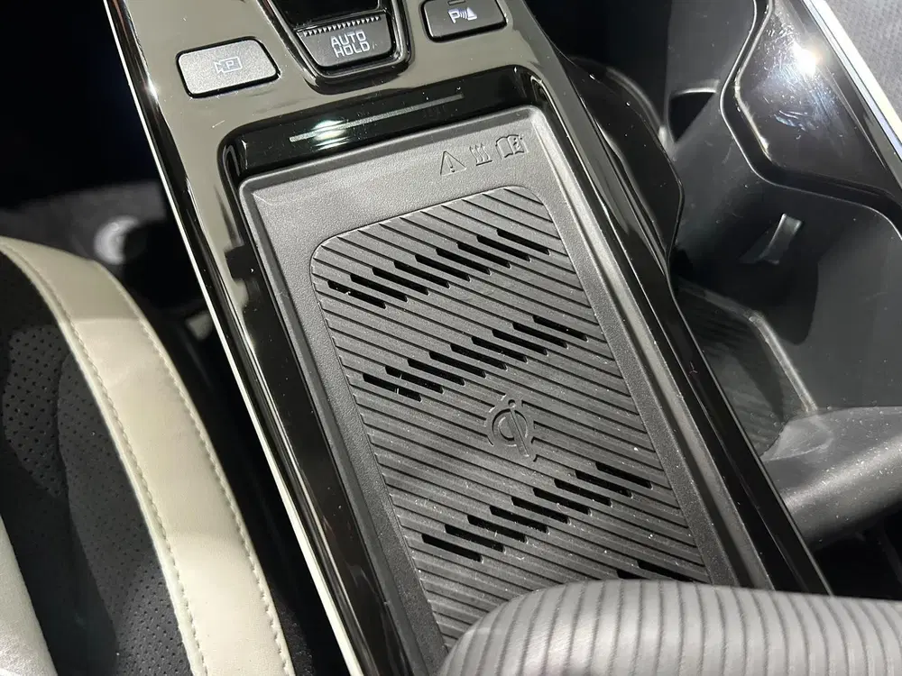 Kia EV6 77 uit 2023, foto 20